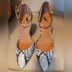 Like new faux snake skin wedges